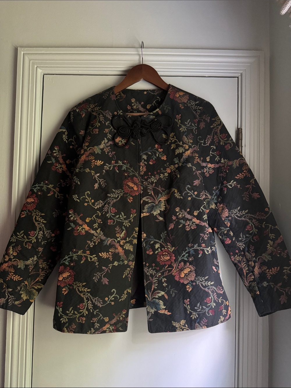 Vintage Asian Silk frog closure brocade jacquard Floral embroidered jacket S